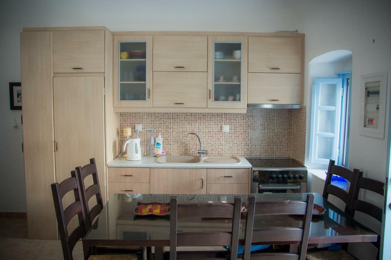 Katsinaros House Guest House Emporio  ภายนอก รูปภาพ